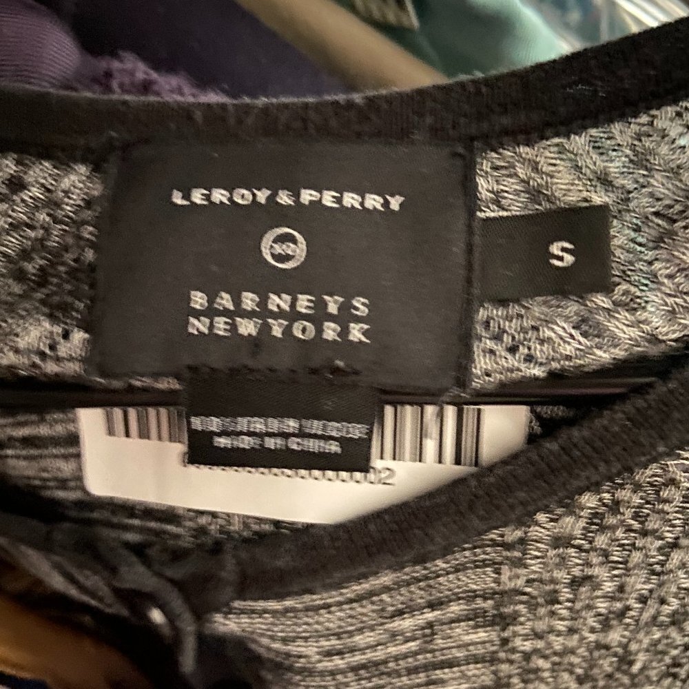 Leroy & Perry Gray Woven Sweater - Picture 4 of 4